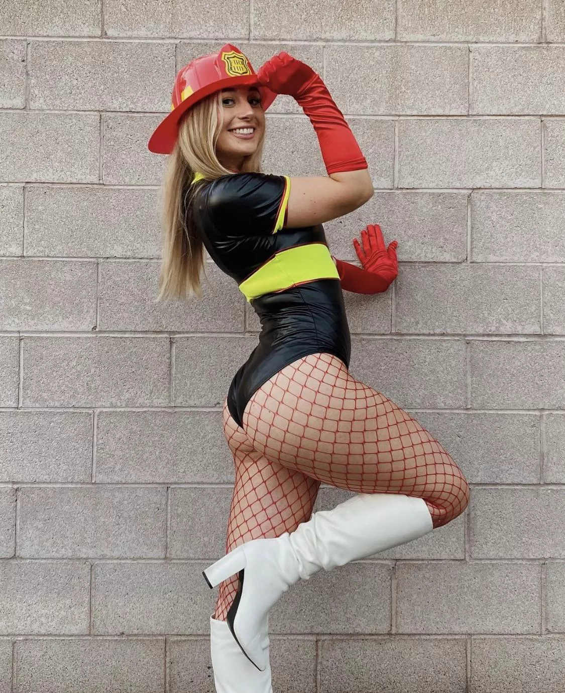 Sexy Firefighter👩‍🚒🍑