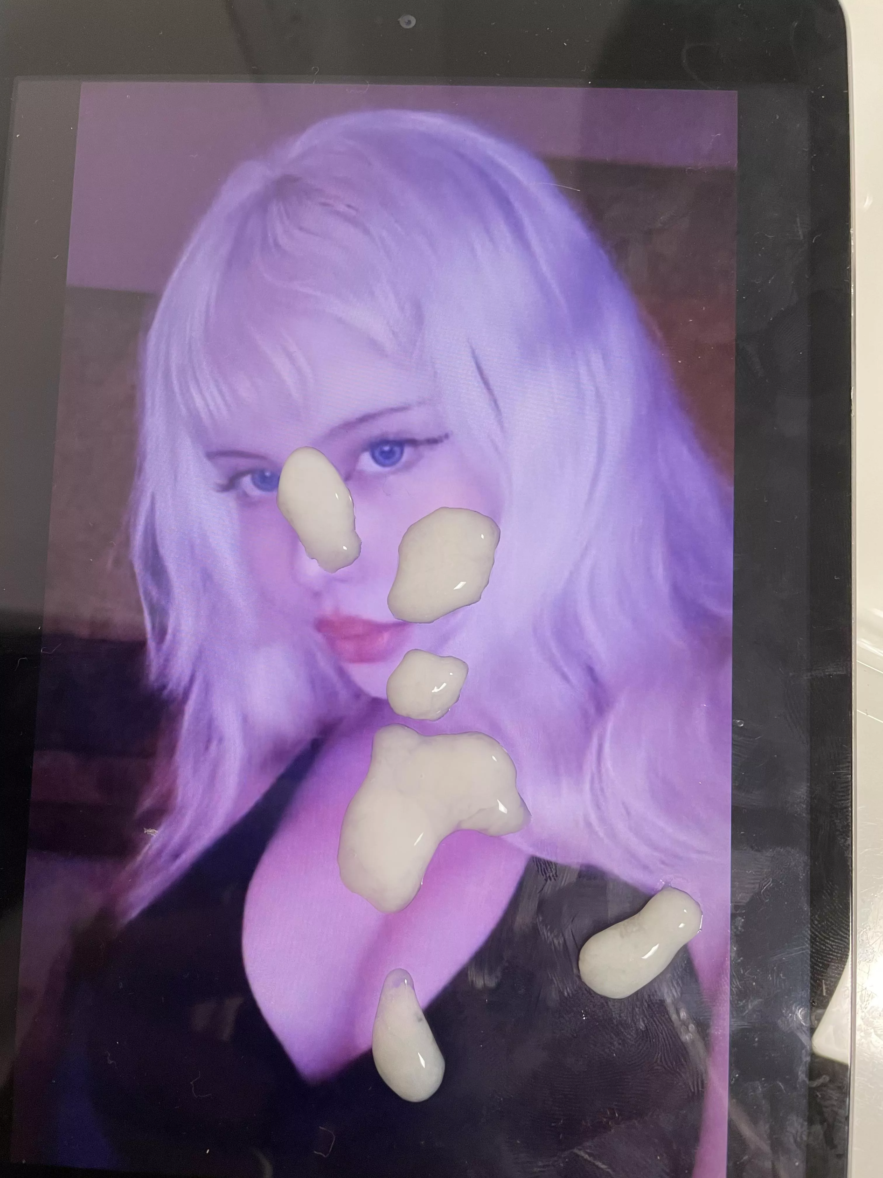 She looks good with her face covered