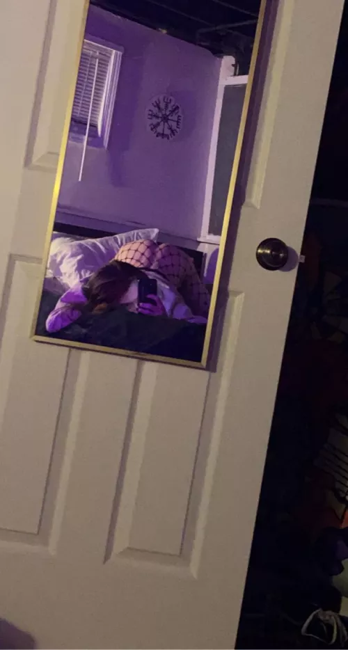 Since you all like mirrors pics so much