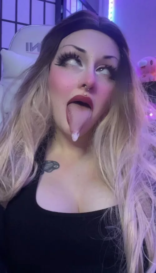 Spitty evening~ 🤍