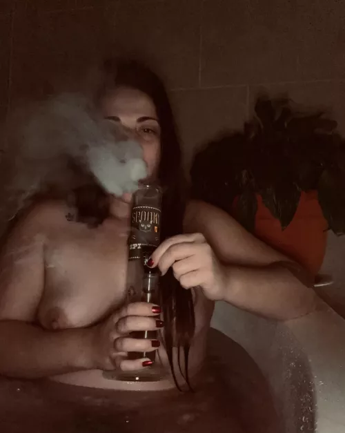 Spooky bong rips in the bath.