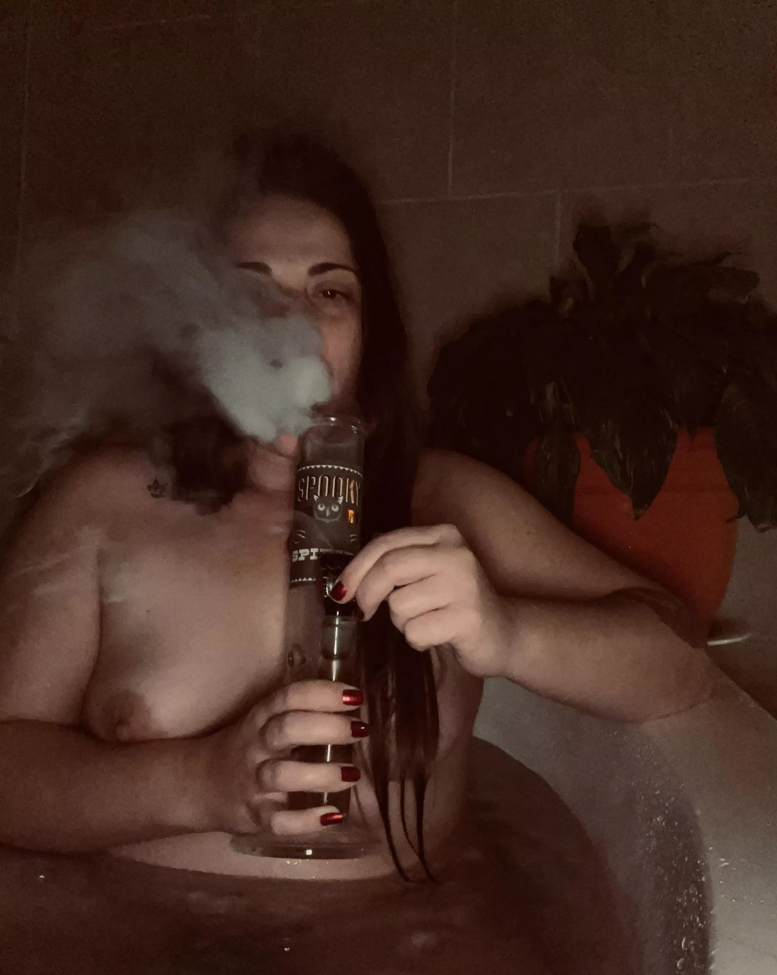 Spooky bong rips in the bath.
