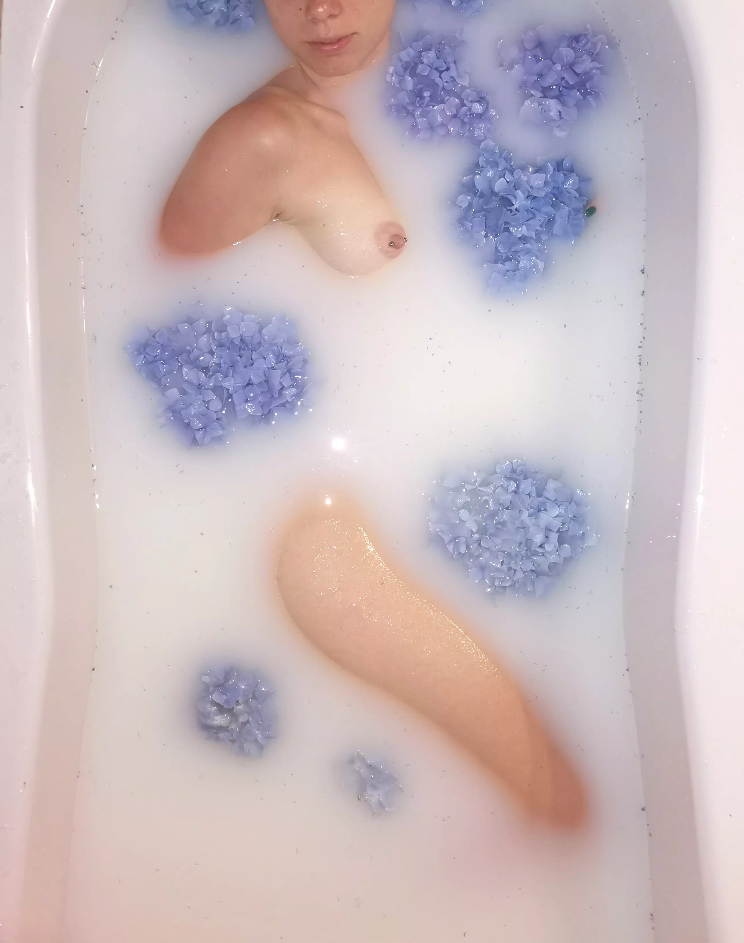 Take a bath with me, honey!