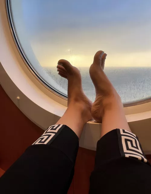 They can rest on your face?