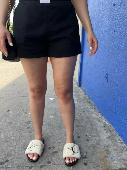 Thinking about giving away some if my old tights.. would y’all be interested in a giveaway?