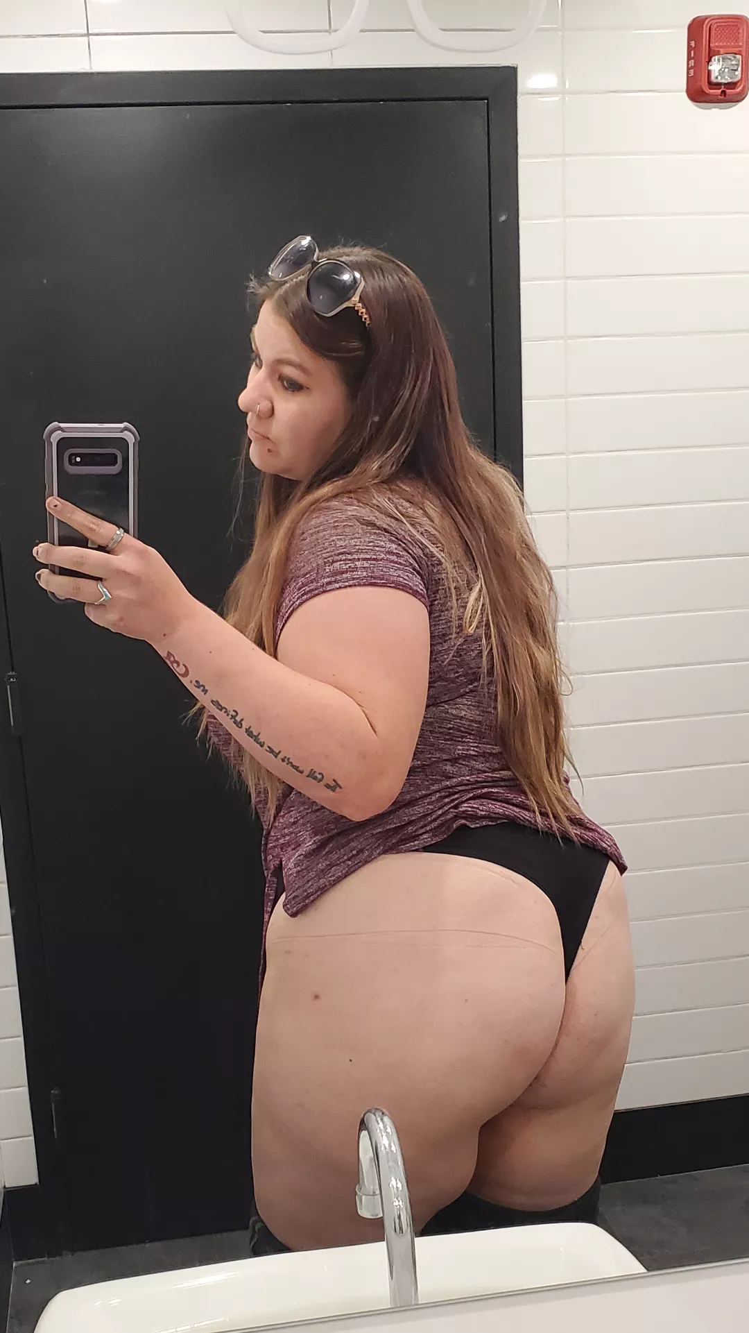 When your ass looks good you take mirror pics in public restrooms 🍑
