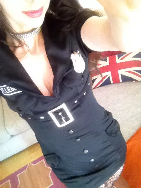 Who doesn't love a kinky roleplay with an equally kinky milfie