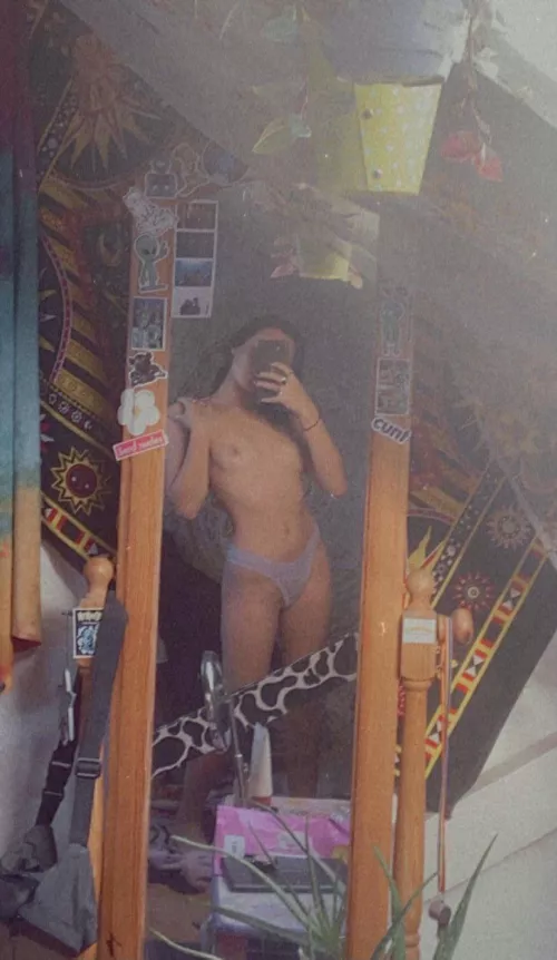 Who likes teen brats😚