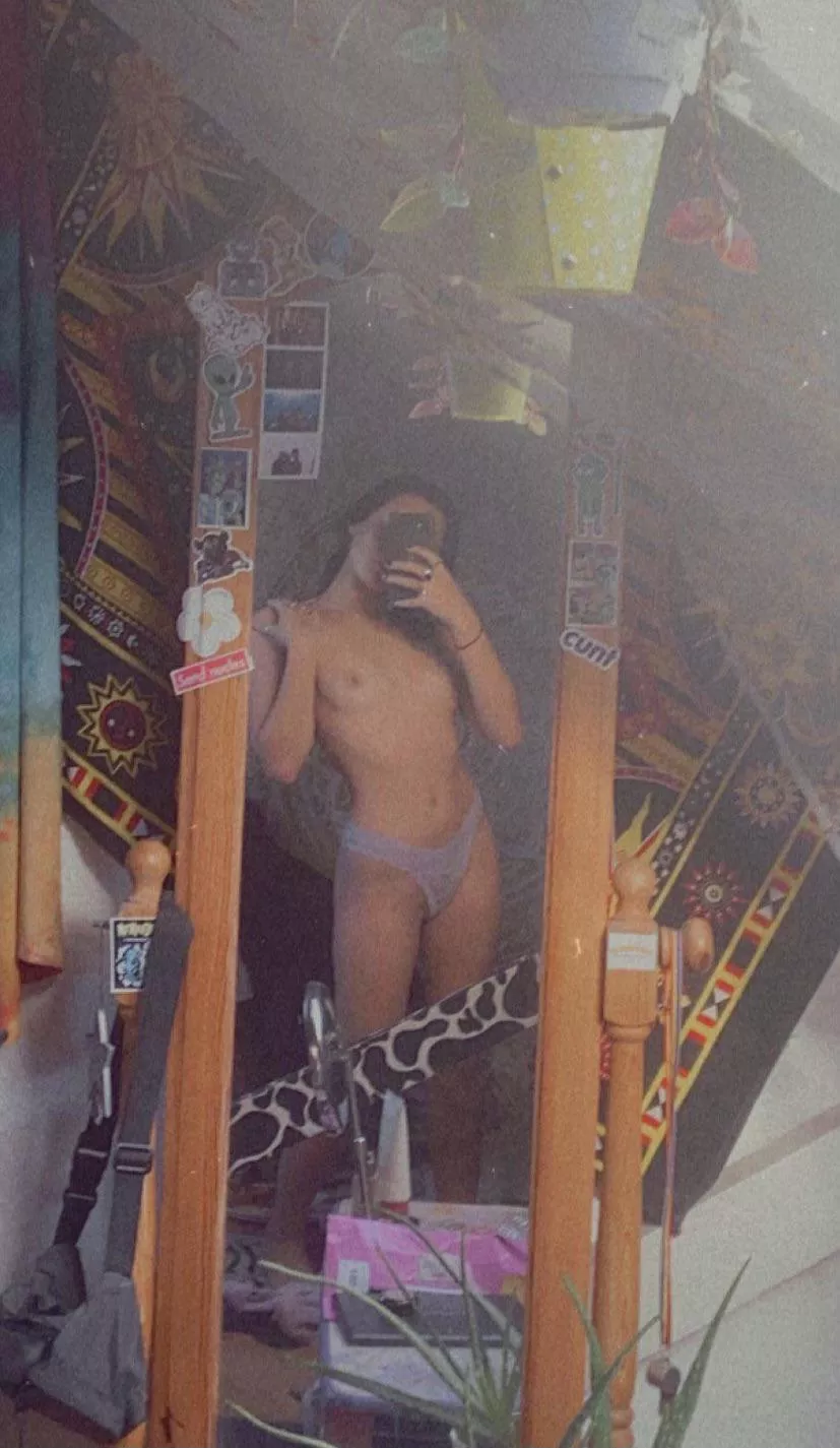 Who likes teen brats😚