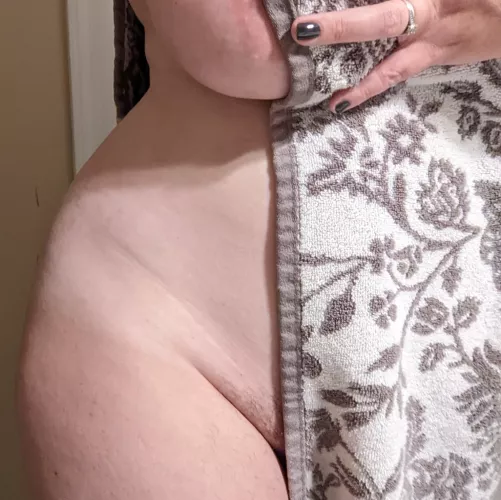 Wifey (40). Like curves? She's got em!