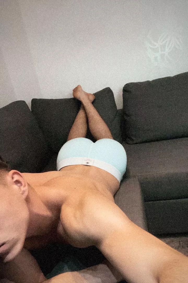 [19] @kolozsi_tomi need a massage