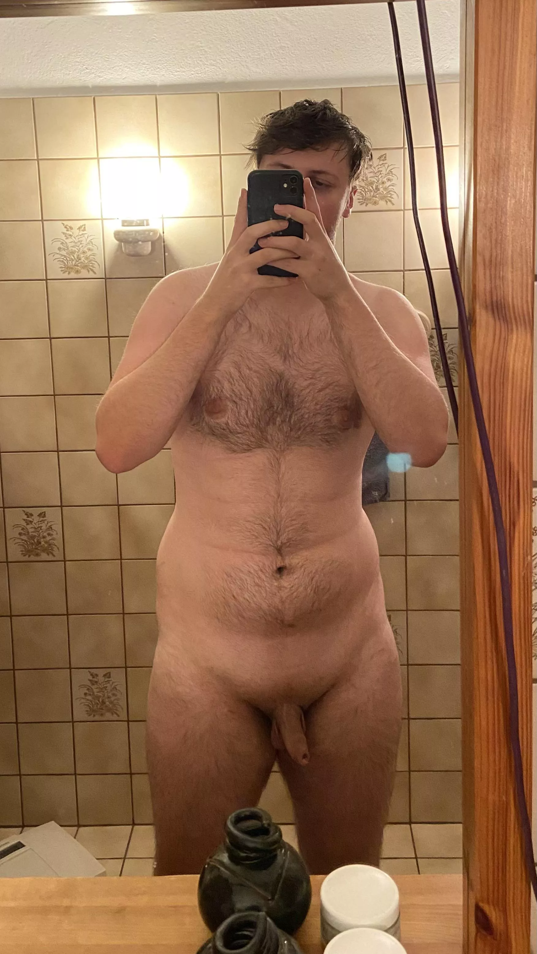 (22 95kg 195cm) Pretty insecure about my body and especially my penis size.