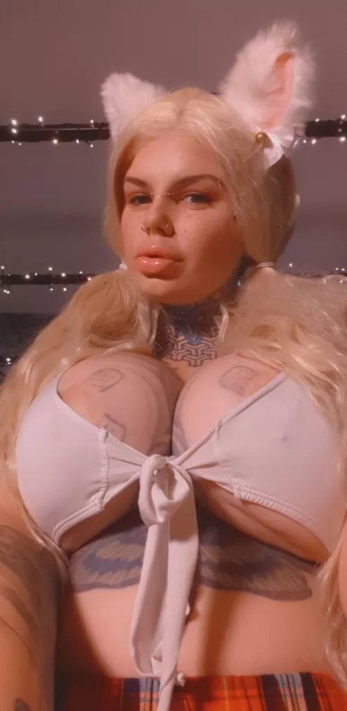 32 year old mom of two, come lay your head on my chest? 💦