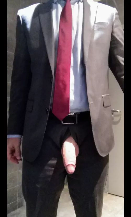 [50] How does this look suit me?