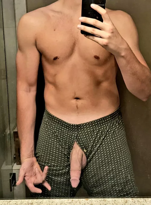 (6’6” and 9inches) Anyone here like tall guys??