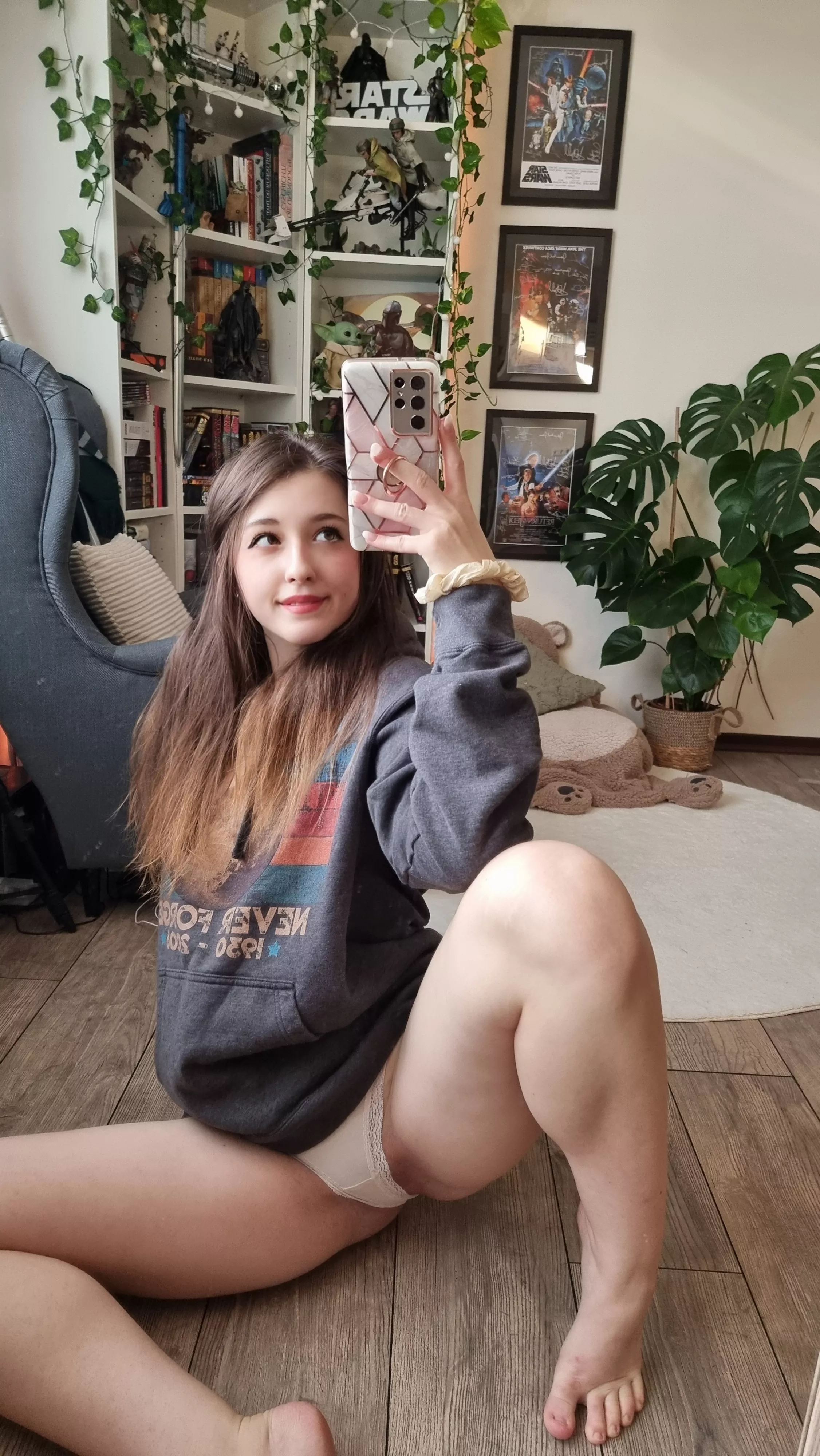 A little mirror selfie to get your morning started [F]