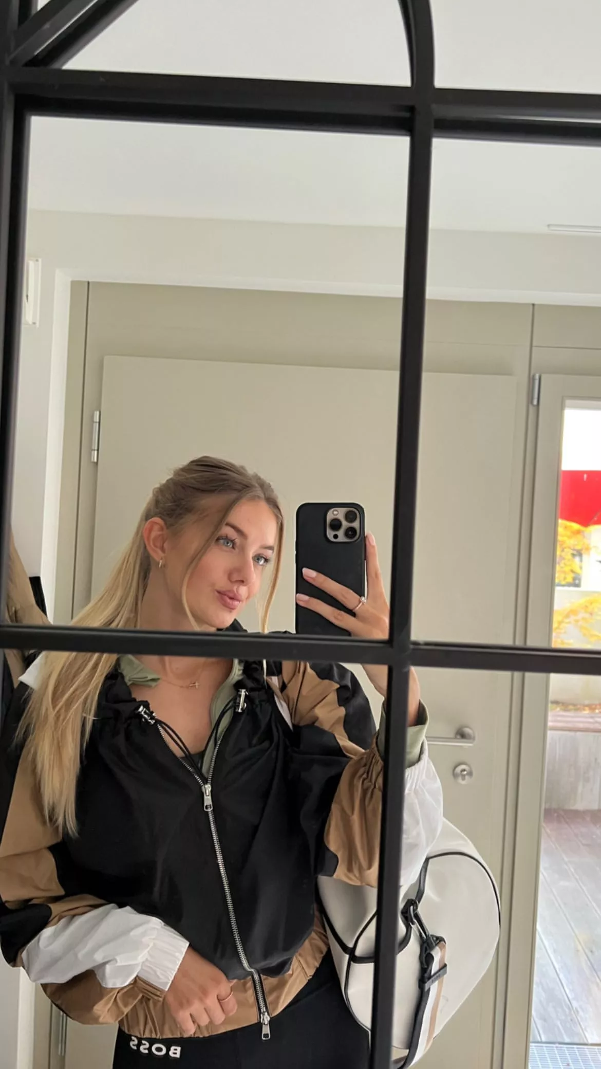 Alica Schmidt [2022-10-27]