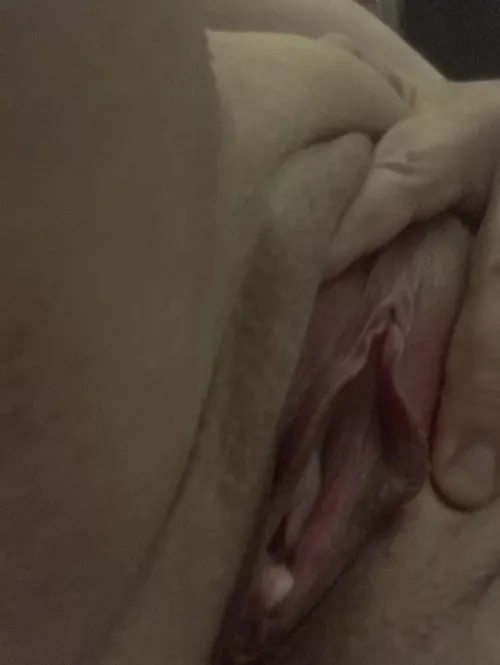 Back home after a few days travelling and ready to play. 💋