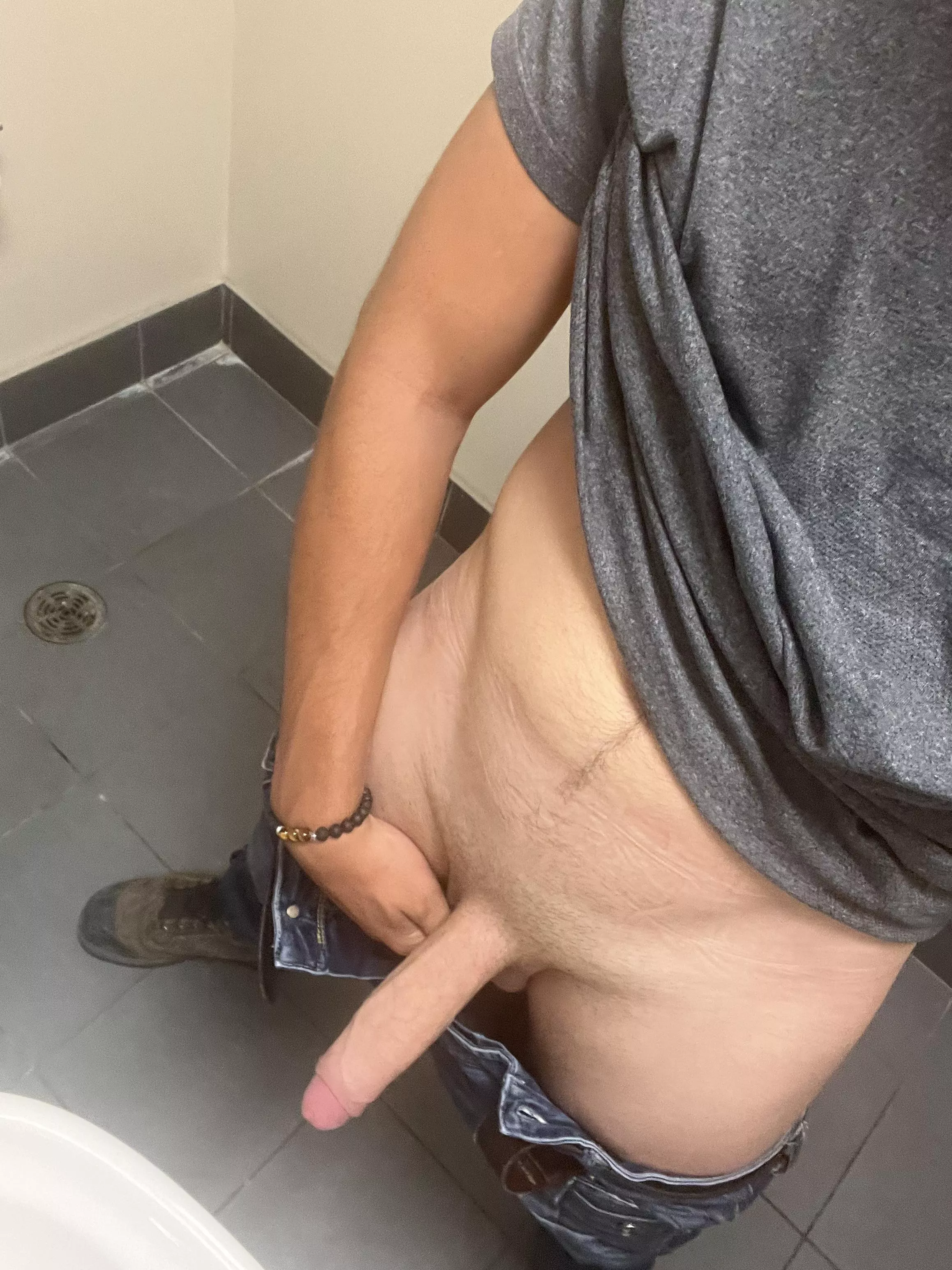 “Bathroom break” at work 🤪