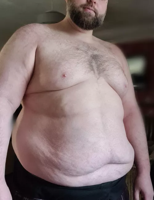 Big belly still take my shirt off like Nelly