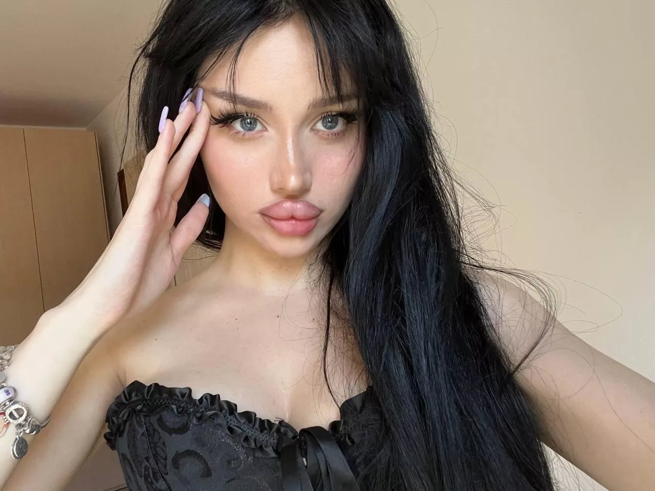 big lips that no one has kissed today