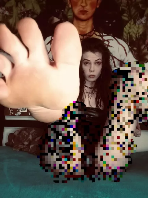 Can i boop your snoot? 👣