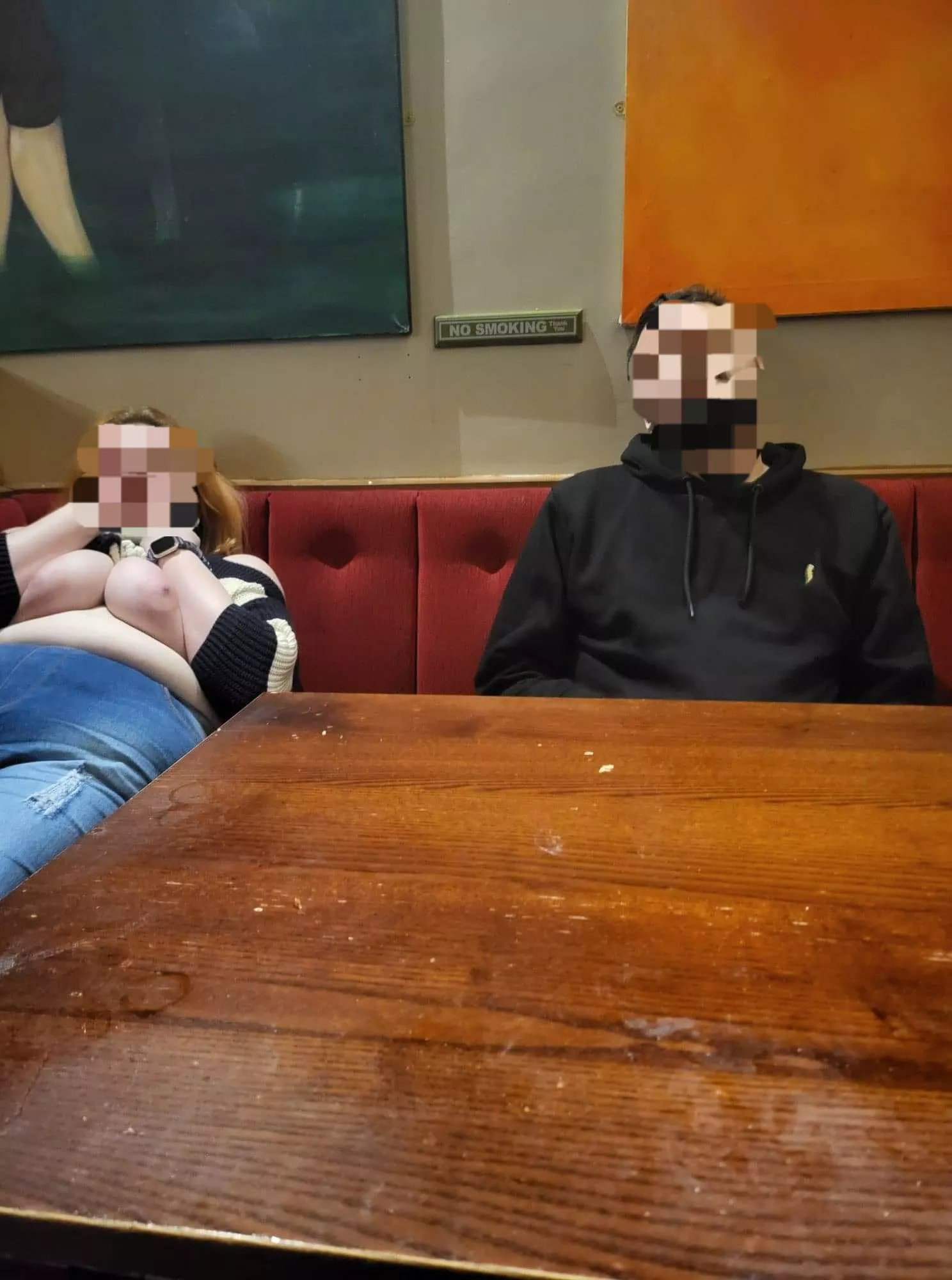 can not believe that my friend next to me was absolutely oblivious to this happening 😂🙈