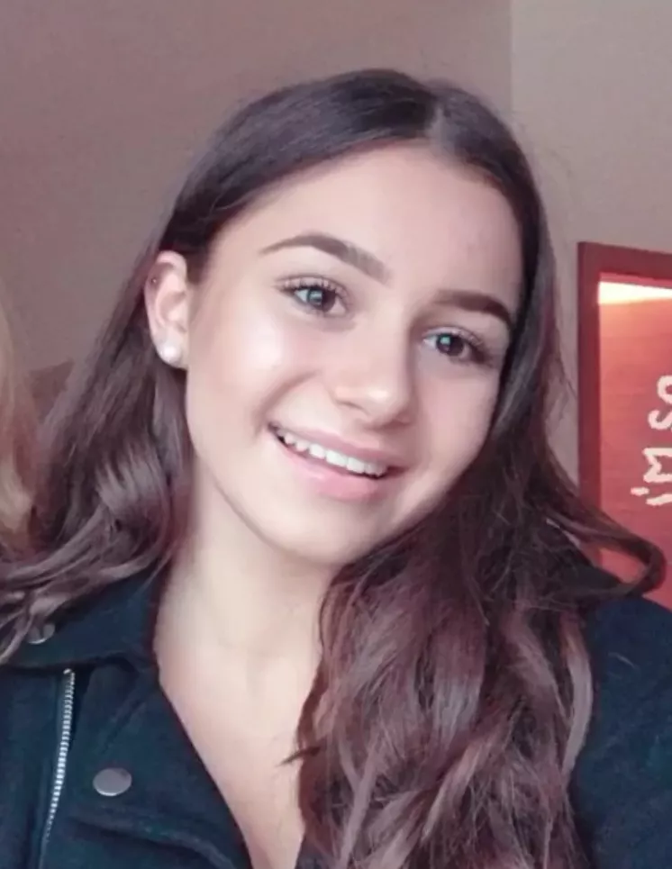 Can somebody cumtribute my classmate? DM