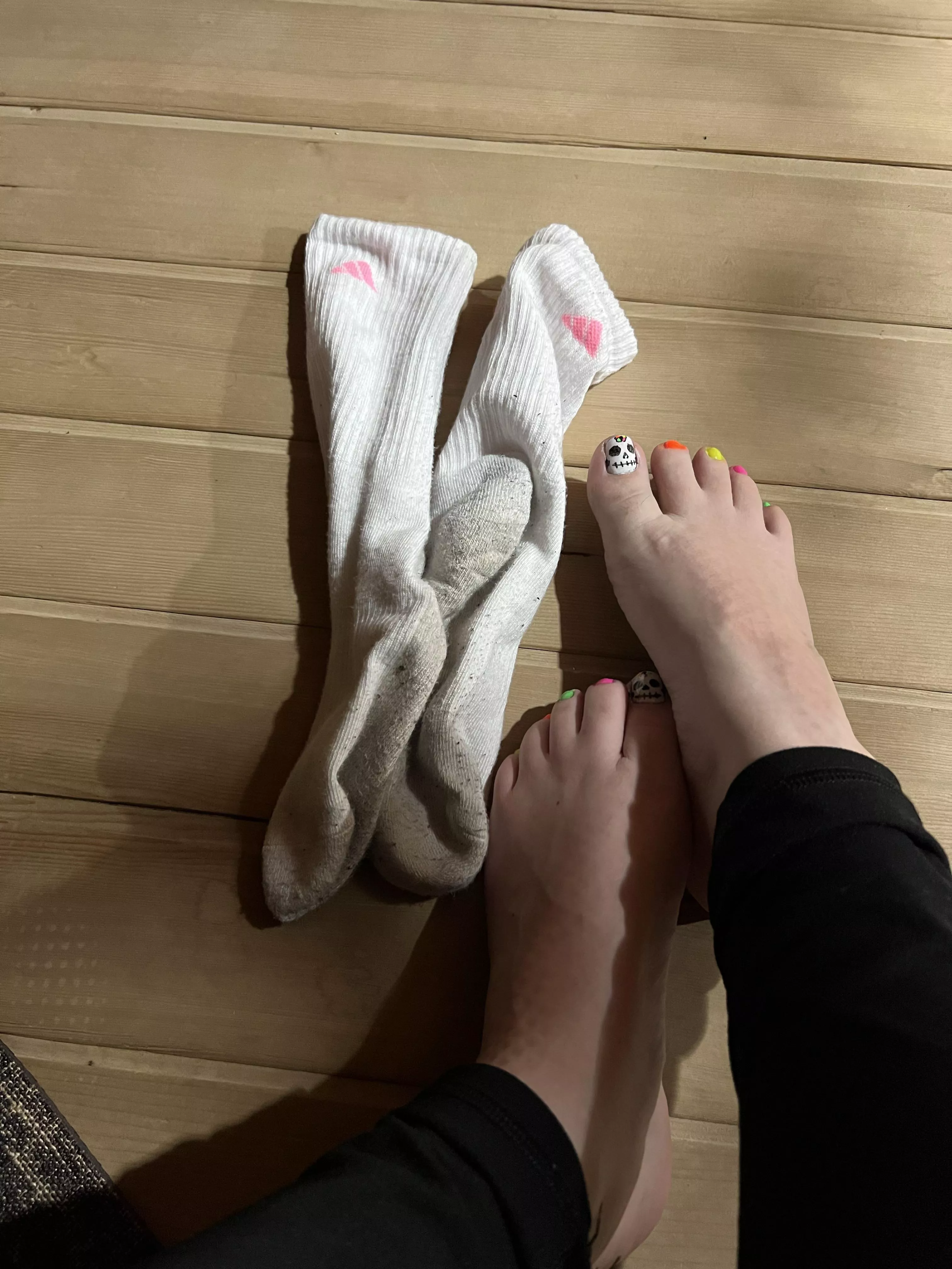 Cute new seasonal pedicure :)