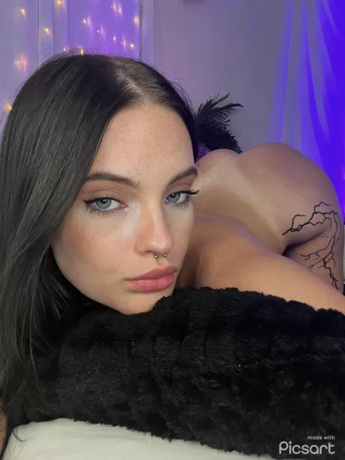 Daddy, won't you like to spank my ass?