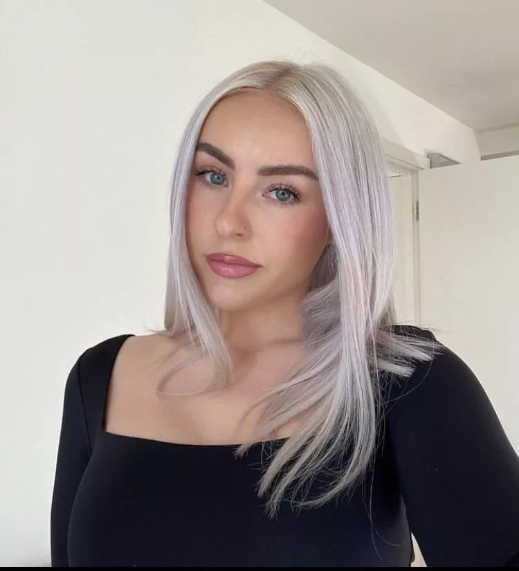 Dm me if you have second screen and can jerk tribute IRLs.