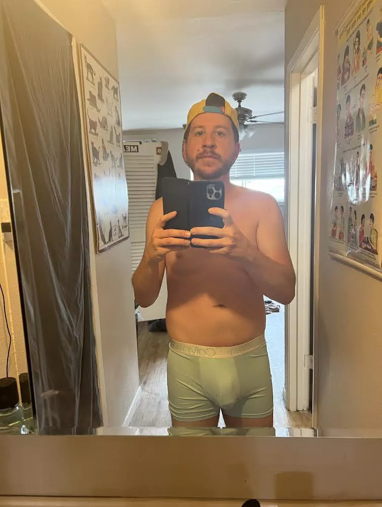 Dm me to see what’s underneath..