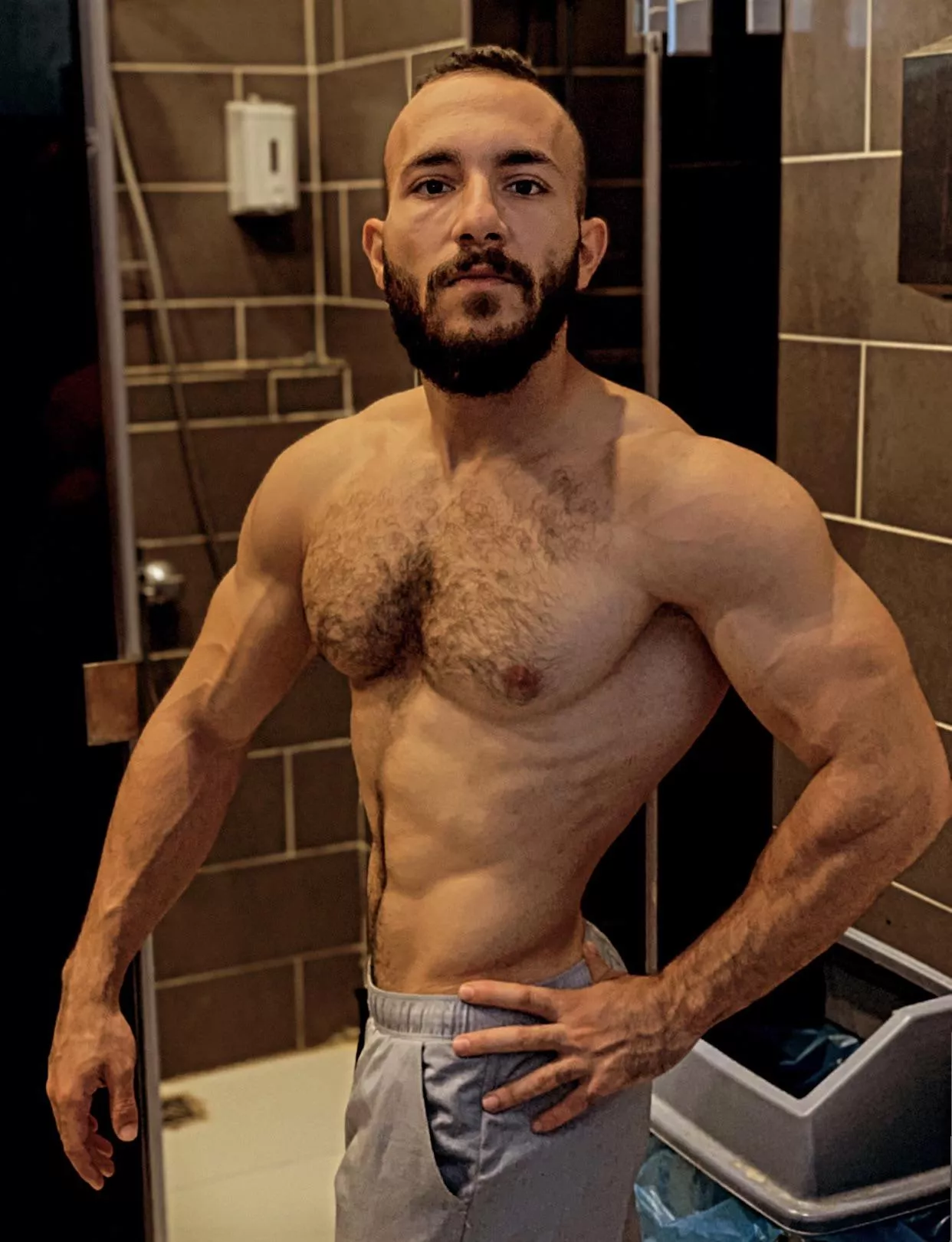 Do I miss something in my pic ?! (M)