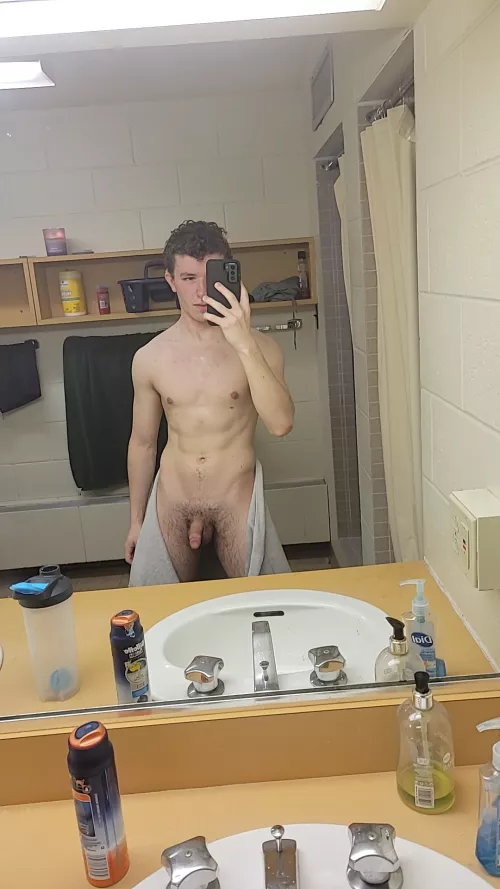 Do ya like waking up to me?