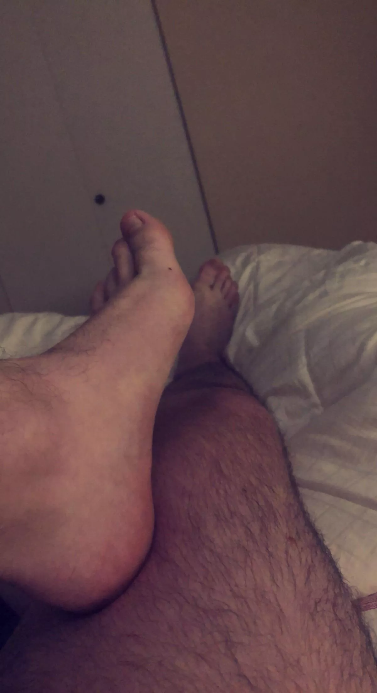 Do you wanna see my hairy man feet❤️