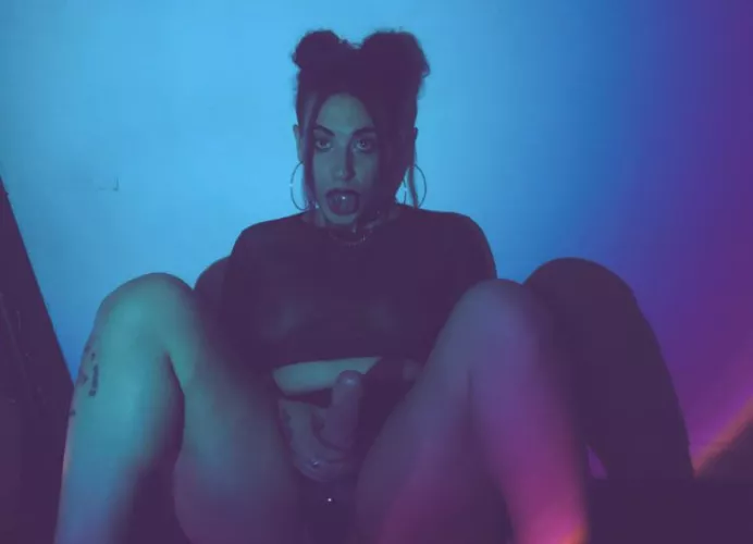 Do you want to spend your best kinky Friday with your misstres?