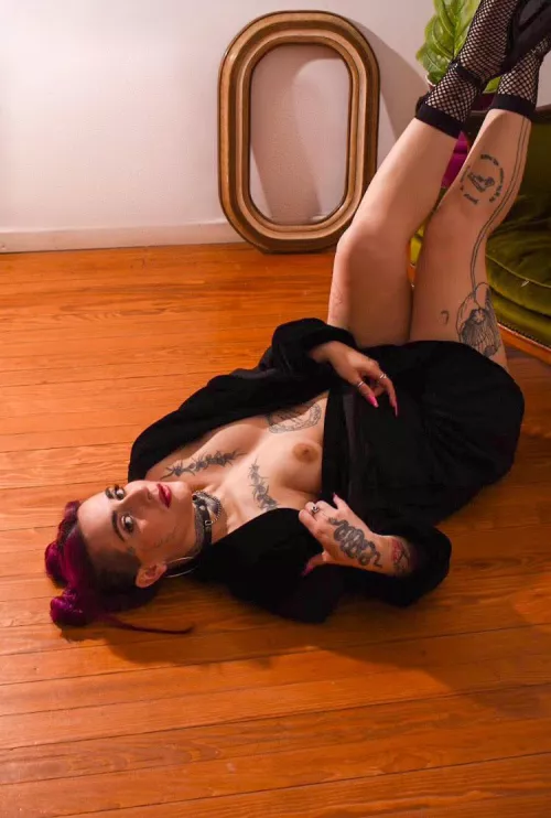 Do you want to spend your best kinky Friday with your misstres?