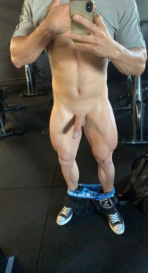 Does the spin class room count as locker room? 😝