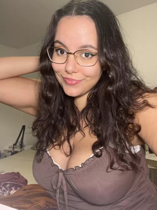 (f25) i like how my glasses fit with my dress 😜
