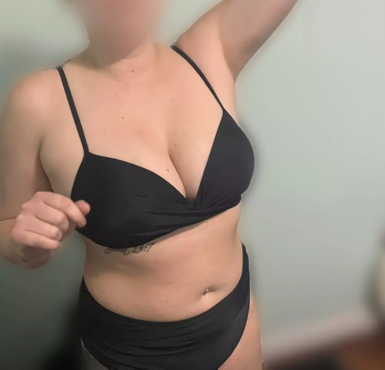 [F26] would you play with me? Tell me all the juicy details boys 😈😈😈