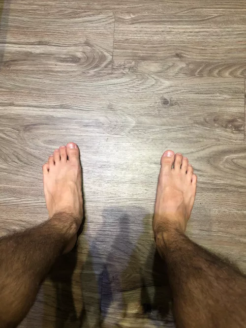 feels so good to be barefoot after the gym