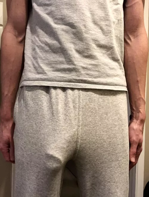 Finally gray sweatpants weather (28)
