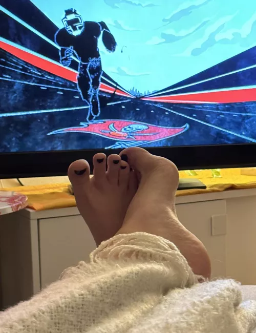 Football and feet? What a better combo