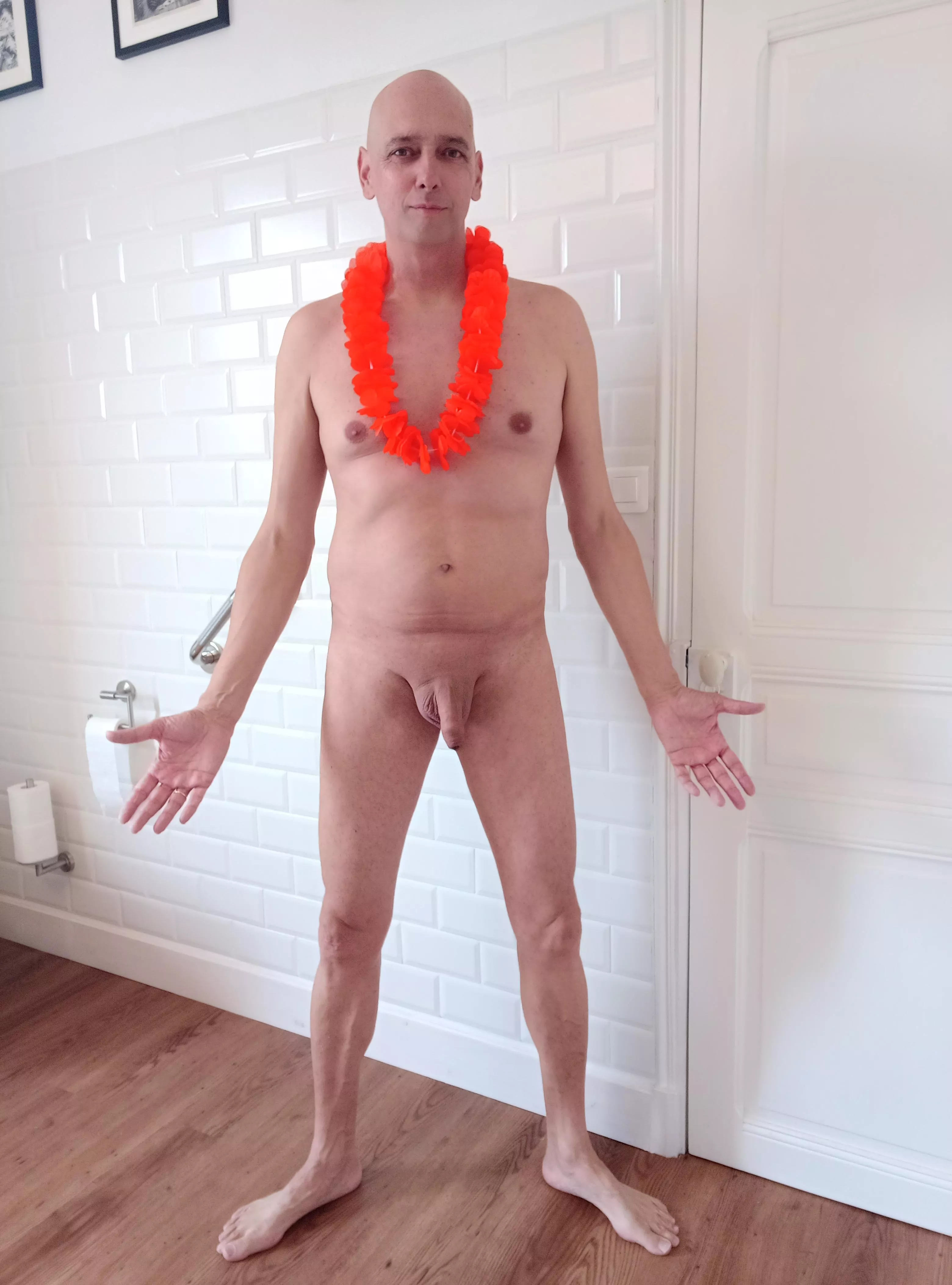 Good afternoon Sirs and fags 😘, it's Full Frontal Friday! With a touch of orange to get in the Halloween spirit 🎃 😉 🎃