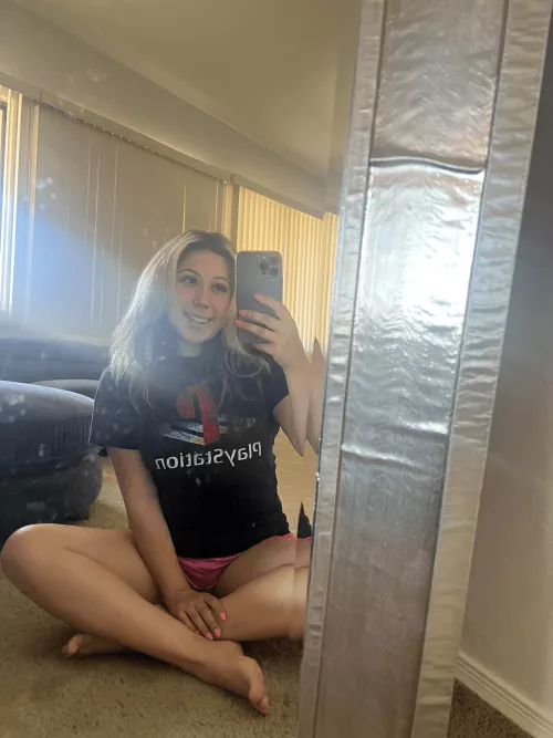 good morning daddy 🌞 my pussy is wet and ready to play 😜