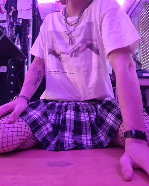 Happy femboy Friday☺️ not quite sure about this pic