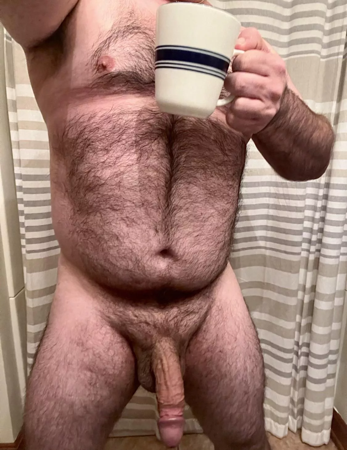 Happy Friday CGW! Let’s start the weekend early and head back to bed, who is coming with me 😉 cheers ☕️