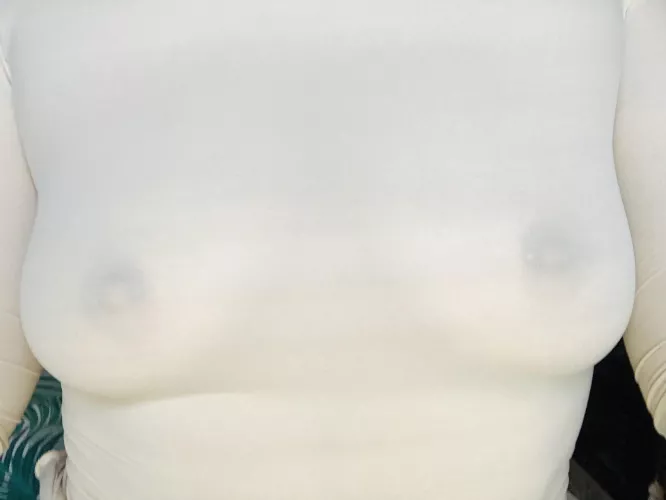 Happy Friday everyone! I love how tight this top is, it feels amazing.