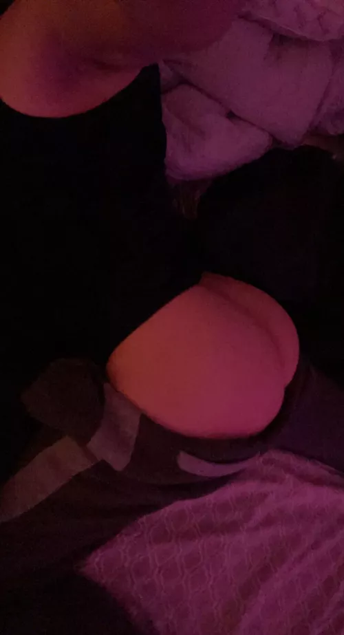 Heard some of you like pits & ass 😜