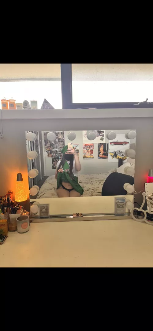 High lil Girl Scout 💚🍪 Would you fuck me if I knocked on your door? 🤤🥵💦